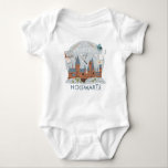 Body Para Bebé Propiedad de Hogwarts Personalizado Graphic<br><div class="desc">Este bonito gráfico muestra el castillo de Hogwarts en un divertido estilo de arte personalizado.</div>