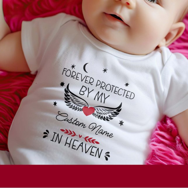 Body Para Bebé Protegido Por Mi Nombre Personalizado En El Cielo (Subido por el creador)