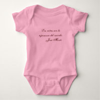 Ropa 1 (rosa) del bebé de la poesía de Jose Marti