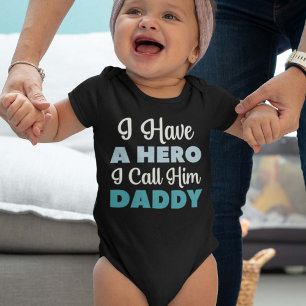 Body Para Bebé Tengo Un Héroe Que Llamo Papi