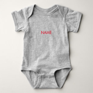Body Para Bebé texto de nombre personalizado gris rojo minimalist