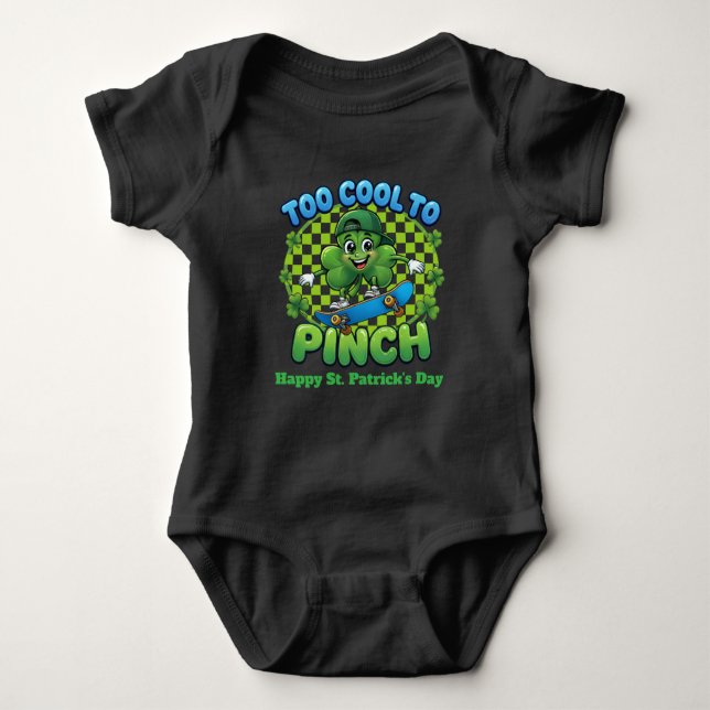Body Para Bebé Too Cool to Pinch Skateboard Shamrock St. Patricks (Anverso)