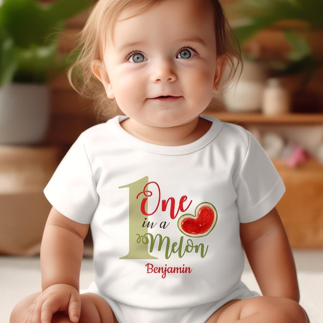 Body Para Bebé Uno En Un Melón Primer Niño De Cumpleaños (One in a melon 1st Birthday bodysuit. Available also in pink for a girl :))