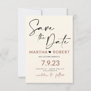 Boho guarda la tarjeta de fecha con foto
