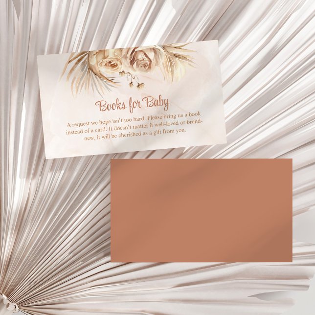Boho Rubor Floral Books para la tarjeta de cierre  (Boho Blush Floral Books for Baby Enclosure Card on a sunny white dry palm leaf.)