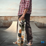 Boho Skateboard Minimalista - Hoja geométrica de l<br><div class="desc">Esta cubierta de skateboard combina tonos tierra y formas abstractas con motivos de hoja,  creando un elegante estilo minimalista boho. Perfecto para patinadores que se inspiran en la estética natural,  este diseño unisexo aporta simplicidad moderna y belleza orgánica a cada viaje.</div>