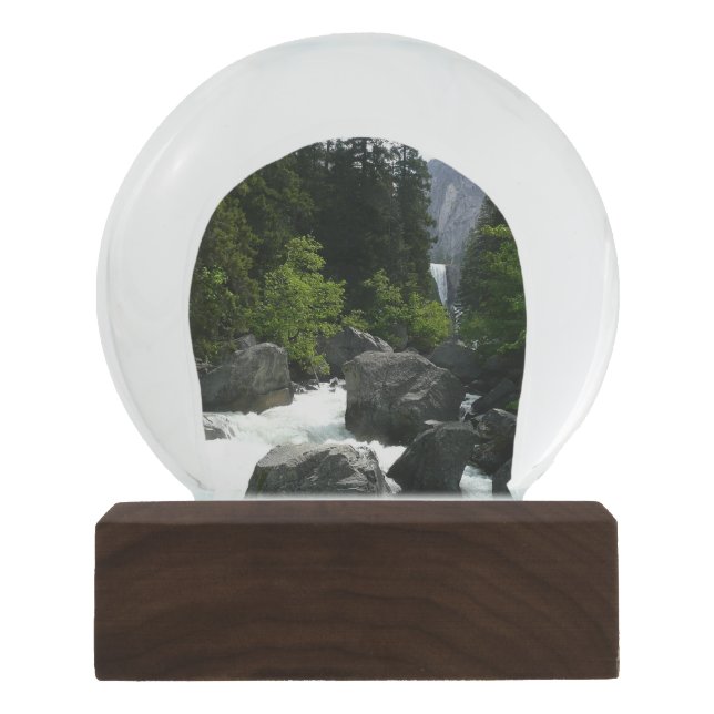 Bola De Cristal Con Nieve Cataratas vernales a la distancia en Yosemite (Anverso)