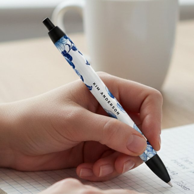 Bolígrafo De Tinta Negra Blue White Floral Pen with Customizable Name (Subido por el creador)