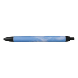 Bolígrafo De Tinta Negra Cielo Azul Con Nubes Vestidas