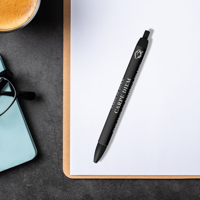 Bolígrafo De Tinta Negra Graduación de la cita inspiradora en blanco negro (Subido por el creador)