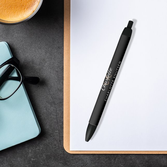 Bolígrafo De Tinta Negra Guión en blanco negro para el nombre de monograma (Subido por el creador)