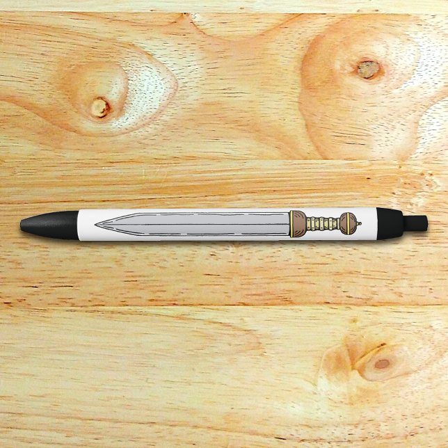 Bolígrafo De Tinta Negra Roman Gladius (Roman Gladius Pen on Wood Desk)