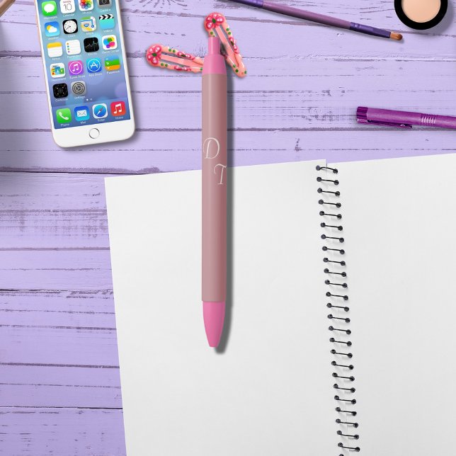 Bolígrafo De Tinta Negra Rosa polvoriento - sus monogramas (Subido por el creador)