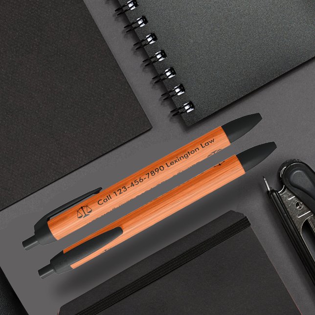 Bolígrafo De Tinta Negra Vista de madera del abogado de clase (Subido por el creador)