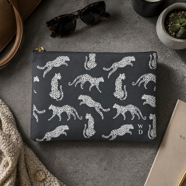 Bolsa Accesoria | Bolsa Cosmética Estampado de Gue (A stylish cheetah pattern pouch with fashion led appeal and monogram initials.)