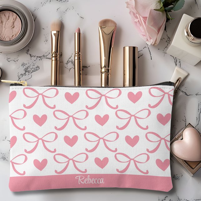 Bolsa de accesorios Coquette Heart and Bow (Subido por el creador)