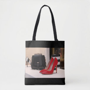 Bolsa de aletas y zapatos rojos