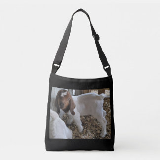 Bolsa de cadáveres con cabra bebé