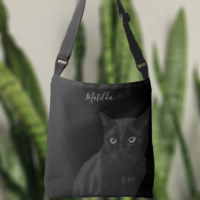 Bolsa de cuerpo cruzado personalizada de arte de g (A black cat on a black bag? Yes! Just add your name)