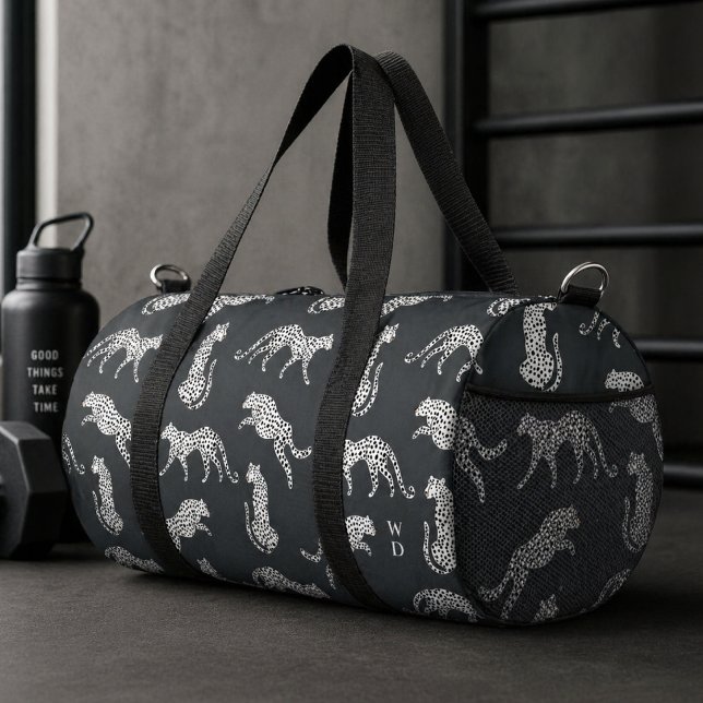 Bolsa de deporte | Bolsa de gimnasio con estampado (A stylish cheetah pattern duffle bag with fashion led appeal and monogram initials.)