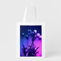 Tulipanes con matiz morado