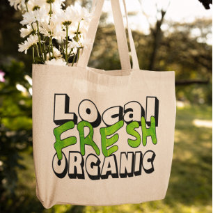 Bolsa de mano de productos orgánicos frescos local