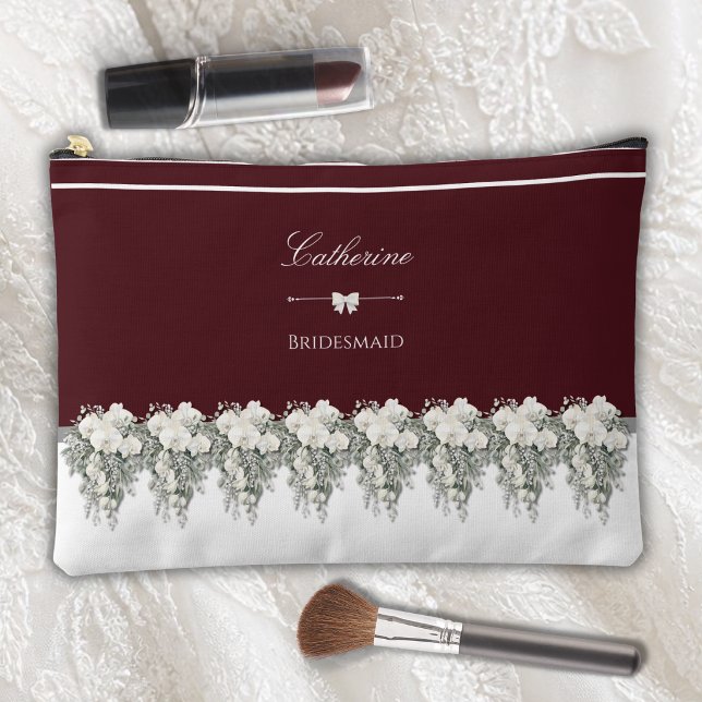 Bolsa de maquillaje Burgundy Otoño Boda Chic Dama  (Personalized burgundy wine cosmetic pouch with white orchids for bridesmaids.)
