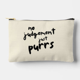 Bolsa de maquillaje con tipografía negra 'Sin juic