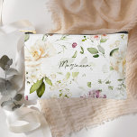 Bolsa de maquillaje estético/accesorio de flor sil<br><div class="desc">Este moderno y elegante bolso de cosmética y artículos de aseo cuenta con un guión con tipografía escrita a mano contra un hermoso patrón de jardín de flores silvestres. El regalo perfecto para muchas ocasiones,  como regalos para damas de honor,  cumpleaños,  regalos de viaje y más.</div>