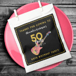 Bolsa De Papel 50 Rock Pink Gold Black 50th Birthday Gracias<br><div class="desc">Rock rosa negro y oro y fiesta de cumpleaños número 50 gracias a los bolsos de favores con una divertida guitarra eléctrica colorida con protector rosado, notas musicales y tipografía de oro genial sobre negro. 50 Rocks para la esposa, novia, hermana, pareja o amiga de rockstar con esta plantilla fácil...</div>