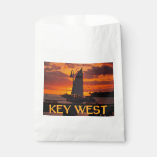 Bolsa De Papel Atardecer occidental clave con barcos