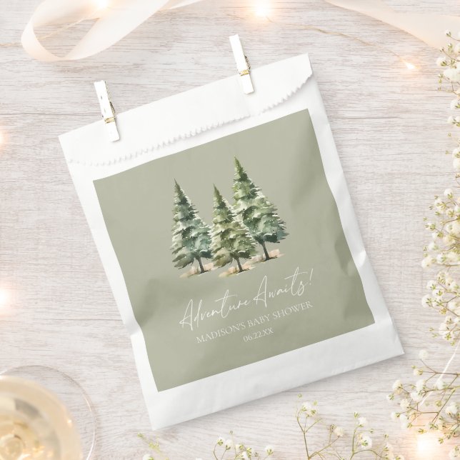 Bolsa De Papel ¡Aventura espera! Baby Shower de Winter Pine Trees (Cortado)