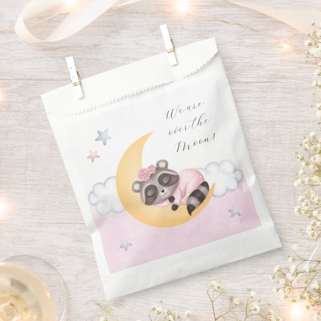 Bolsa De Papel Baby Shower Chica de Dreamy Over the Moon Raccoon (Cortado)