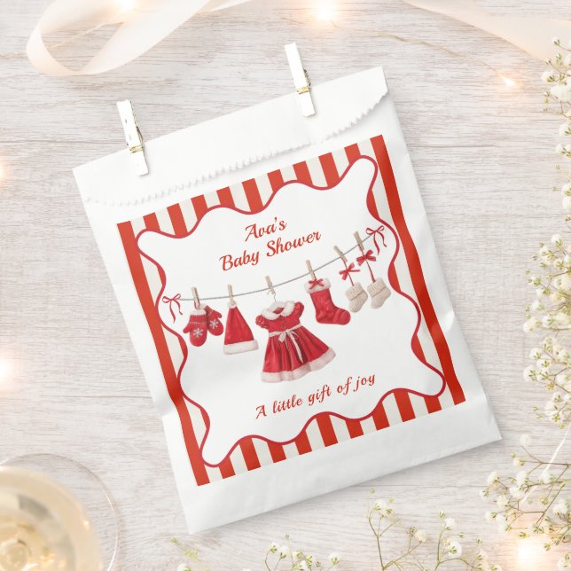 Bolsa De Papel Baby Shower de navidades | Ropa de Santa Rojo y Bl (Cortado)