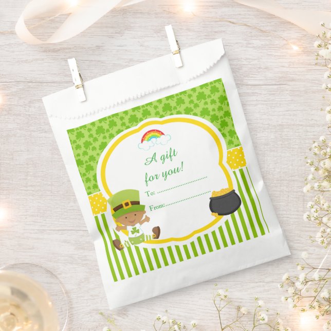 Bolsa De Papel Baby Shower de niños afroamericanos de San Patrici (Cortado)
