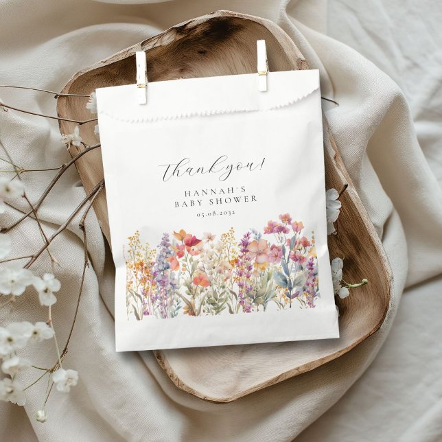 Bolsa De Papel Baby Shower moderno y florido (Modern, Wildflower Baby Shower Favor Bag with your name and date.)
