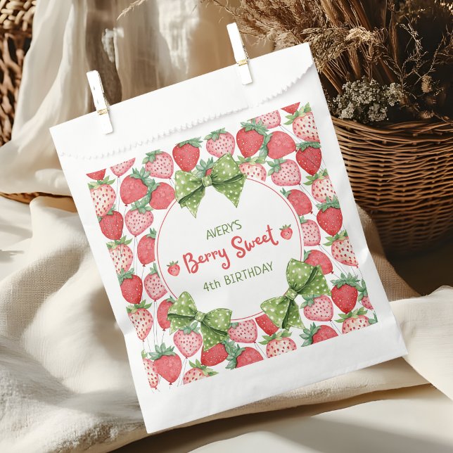Bolsa De Papel Berry Sweet 4th Birthday Strawberry Party  (Subido por el creador)