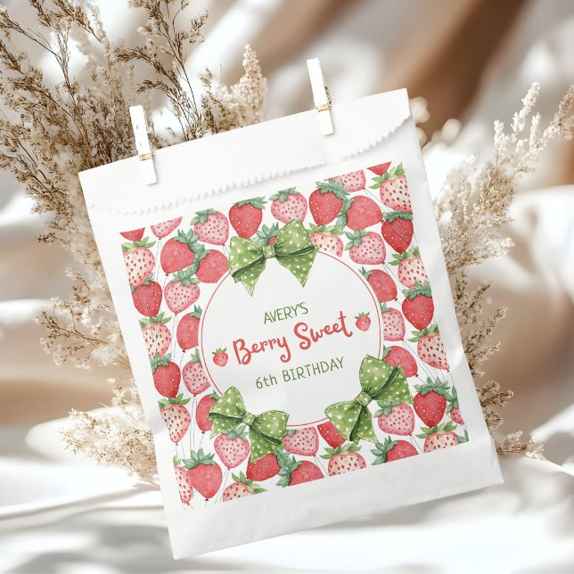 Bolsa De Papel Berry Sweet 6th Birthday Strawberry Party  (Subido por el creador)