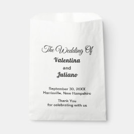 Bolsa De Papel Black and White Typography Wedding Favor Bags