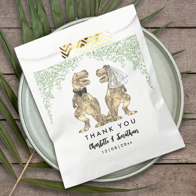 Bolsa De Papel Boda del tema de los dinosaurios Gracias (Dinosaur themed wedding thank you custom favor bag Jurassic jungle foliage and T-Rex bride and groom)