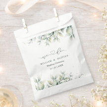 Boda elegante floral con vegetación y eucalipto