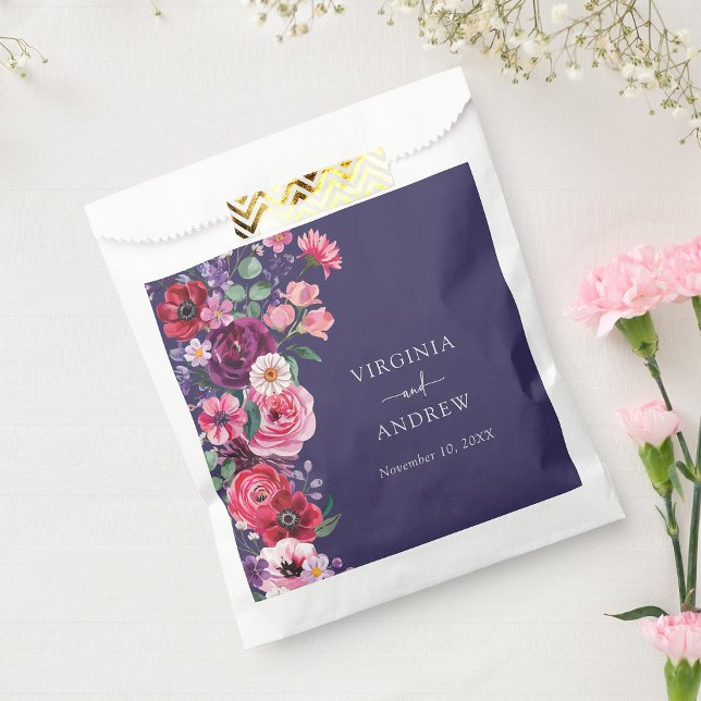 Bolsa De Papel Boda floral azul de la Marina Moody (Moody Navy Blue Floral Wedding Favor Bag by Painted Paperie
)