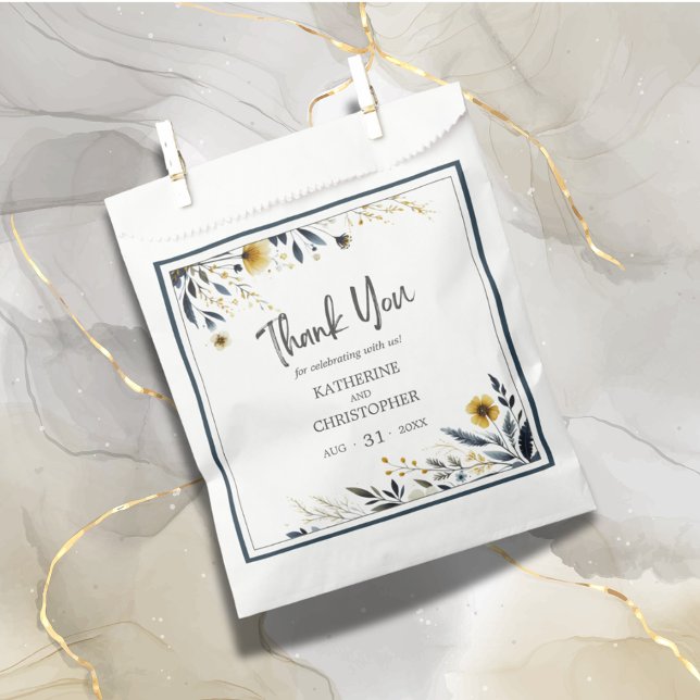 Bolsa De Papel Boda floral elegante con estilo Blue Gold Modern (Blue Yellow Wildflower Floral Elegant Wedding Favor Thank You Bag.)