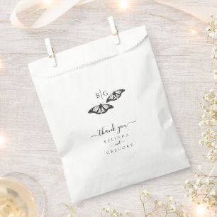 Bolsa De Papel Boda monograma de mariposa blanca minimalista