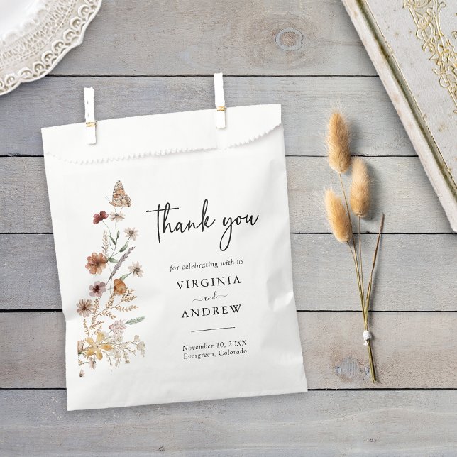 Bolsa De Papel Boho Floral Boda (White Boho Floral Wedding Favor Thank You Bag with Butterfly by Painted Paperie
)
