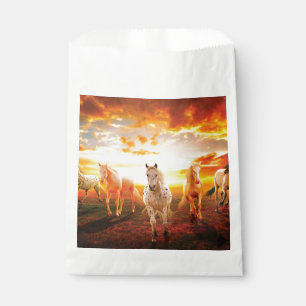 Bolsa De Papel Caballos al atardecer lanzando almohada