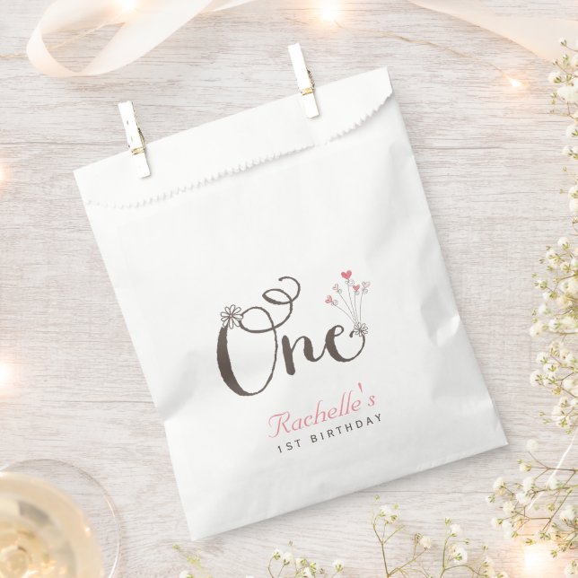 Bolsa De Papel Chica caprichoso de un corazón rosado Primer Fiest (Cortado)