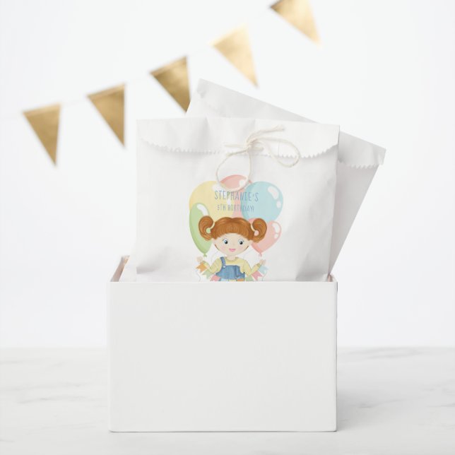 Bolsa De Papel Chica de cumpleaños en Overalls Redhead (Fiesta)