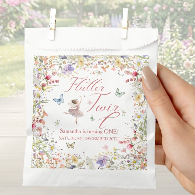 Bolsa De Papel Cumpleaños de Alas Mágicas Revoloteando y Girando  (Flutter and Twirl Magical Wings First Birthday Favor Bag)