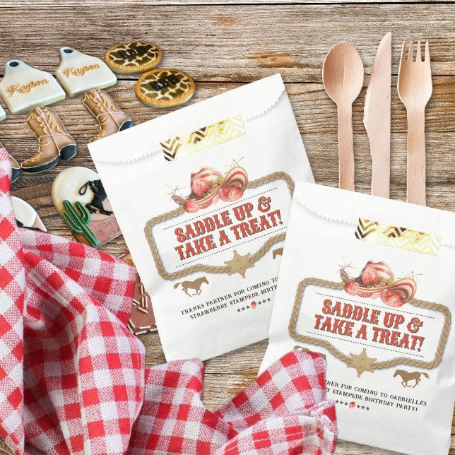 Bolsa De Papel Cumpleaños de la Estampida de Fresa (Subido por el creador)